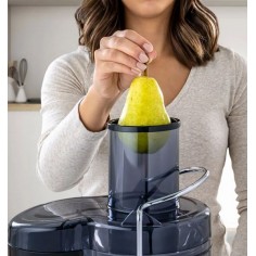 Extractor de jugos Oster®...