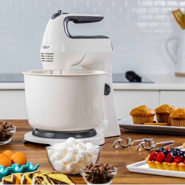 Batidora de mano y pedestal Oster®