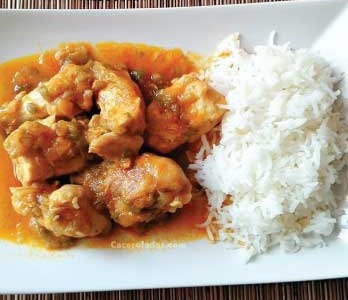 Arroz frito con pollo al curry